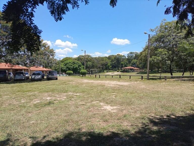 Complejo De La U.N.E.