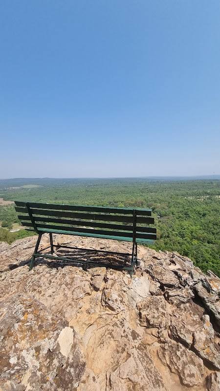 Escalera para subir al Cerro Cavaju