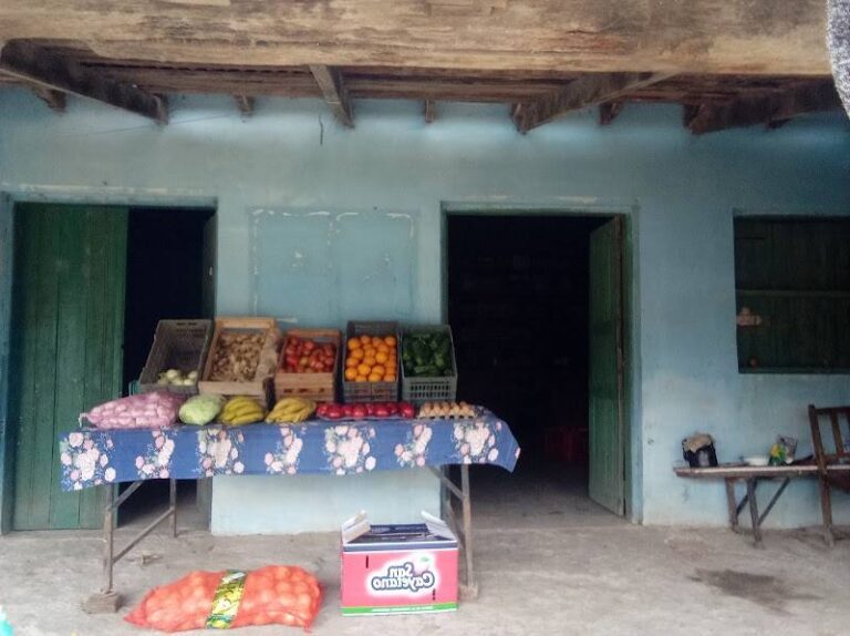 Frutería verdulería bodega y hospedaje