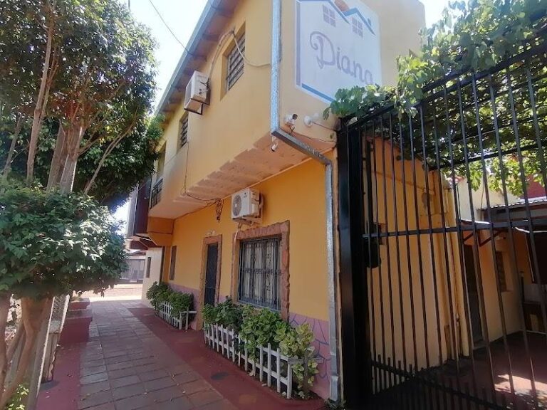 Hospedaje DIANA San Isidro Etapa 1 a 3 cuadras del Supermercado Tupasy Rape Enc