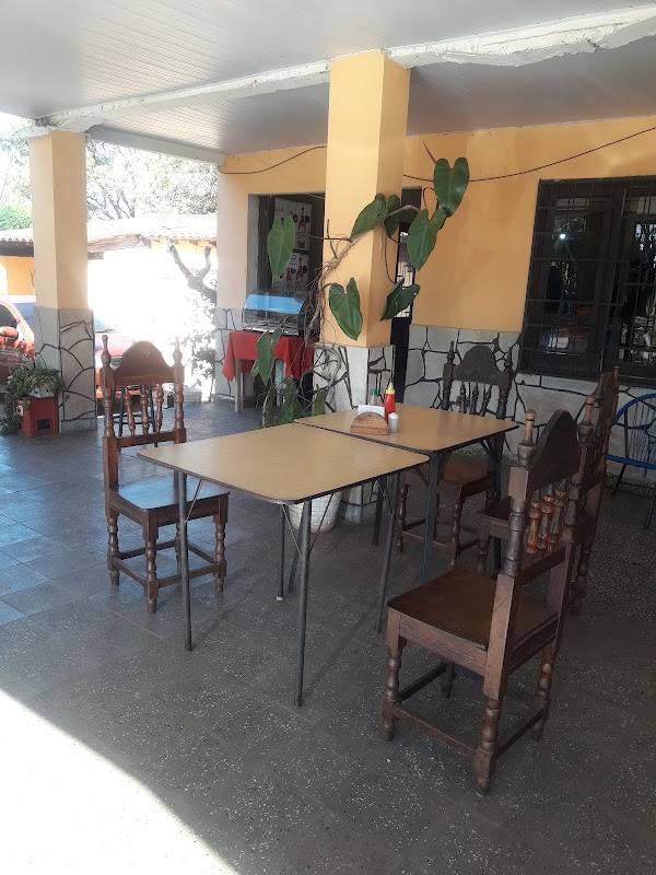 Hospedaje y Restaurant Leo