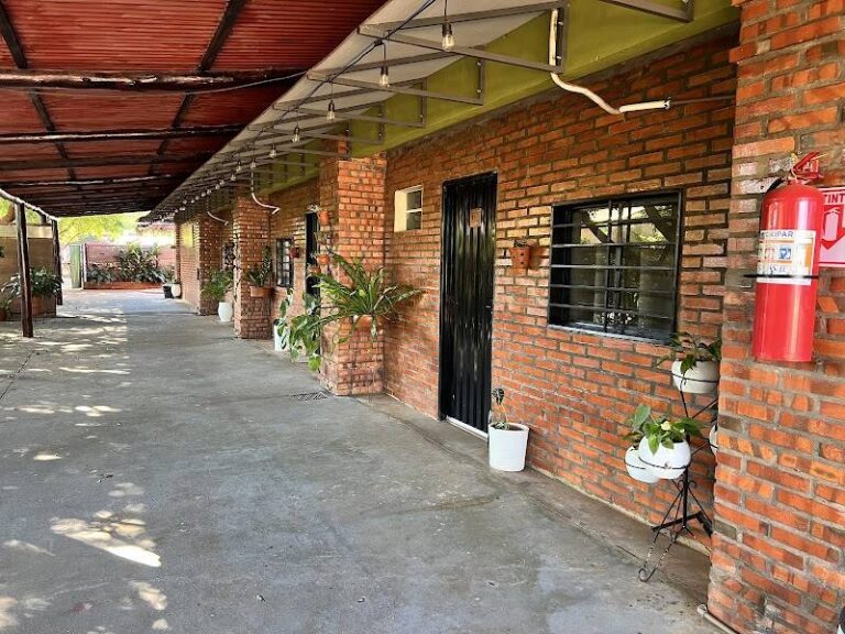 HOTEL BAMBU SUITES