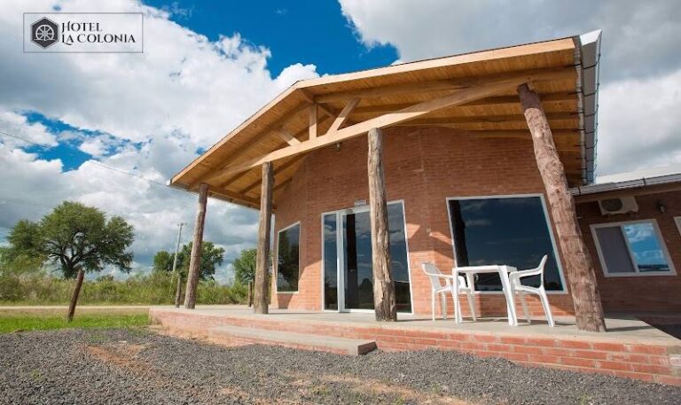 Hotel La Colonia - Loma Plata