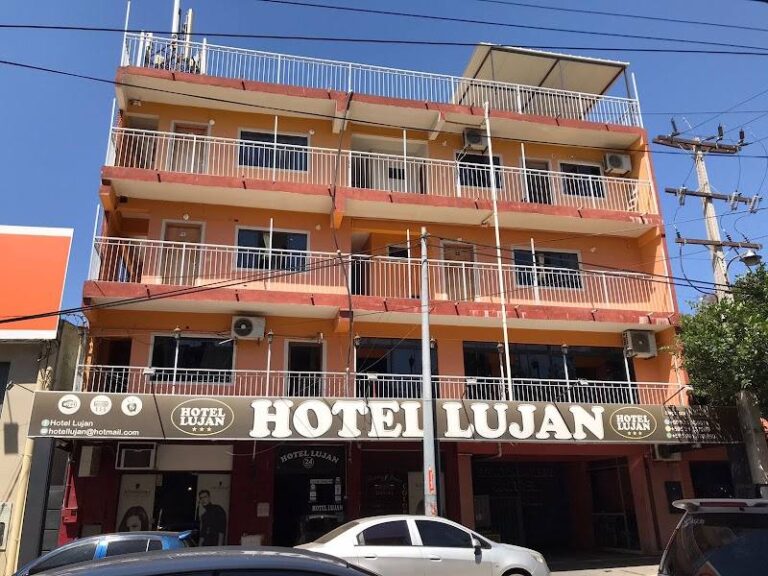 Hotel Luján