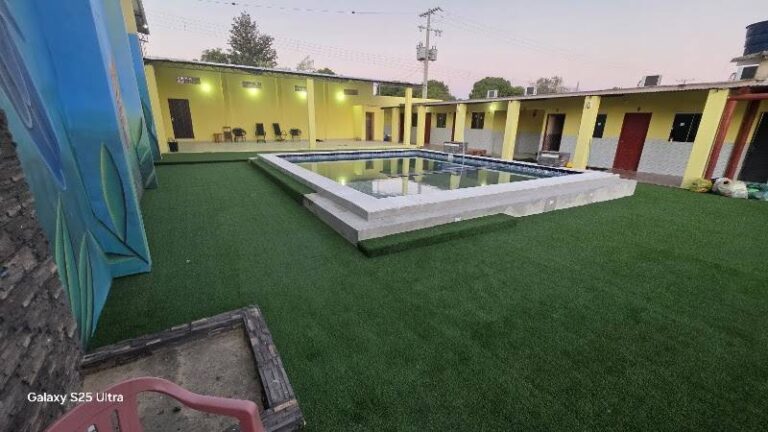Hotel Rihana MiniCenter (Pousada- Hospedaje)