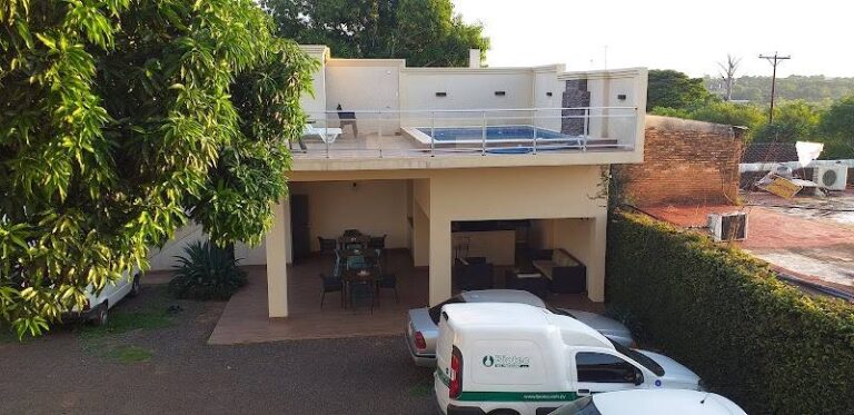 Hotel San Isidro.