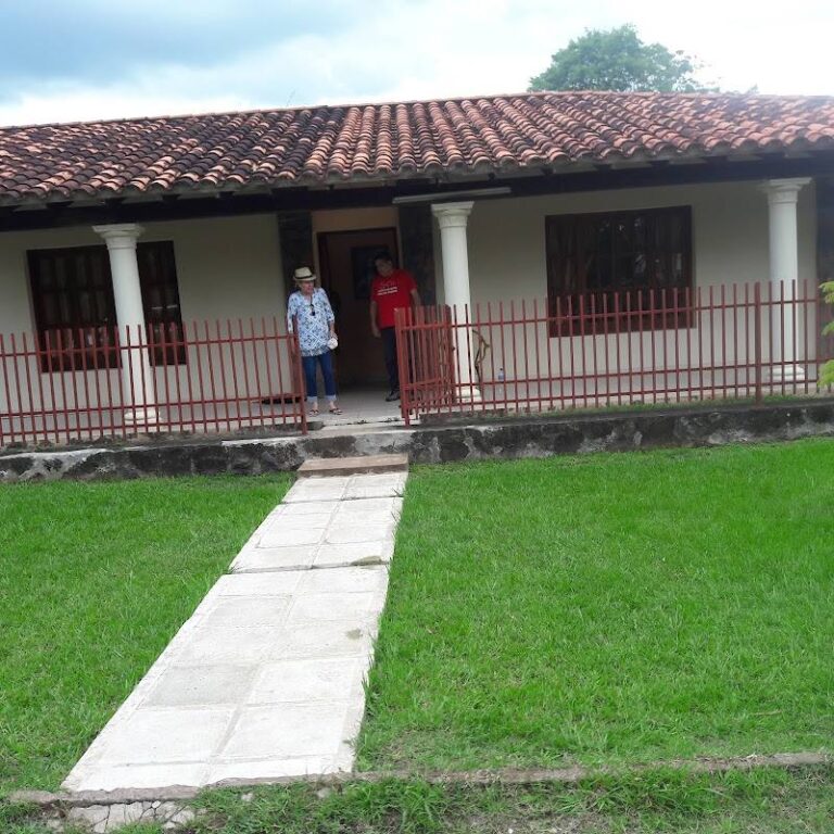 Hotel Serrano