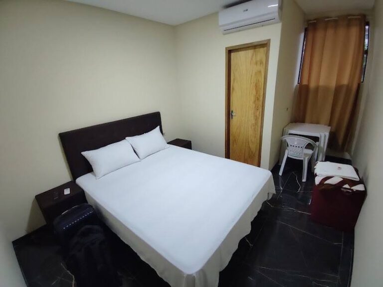 Hotel Victoria YBY YAU