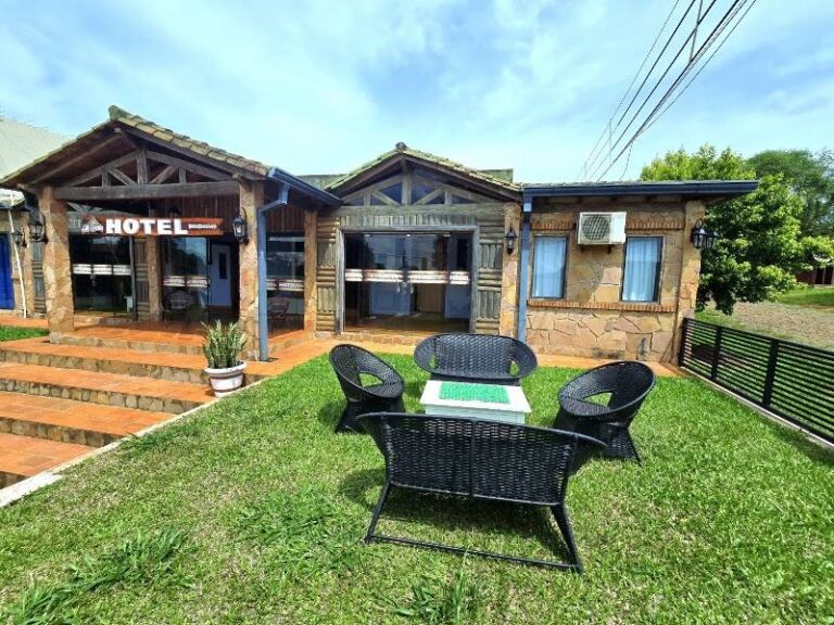 Mi Cabaña Hotel