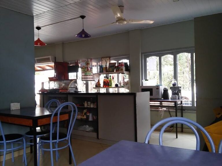 Restobar, Hotel y Super el faro